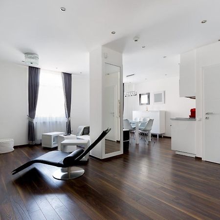 Budapest Central Square 2 Bedrooms Suite - Michaelides Voeroesmarty Square Residences Luaran gambar