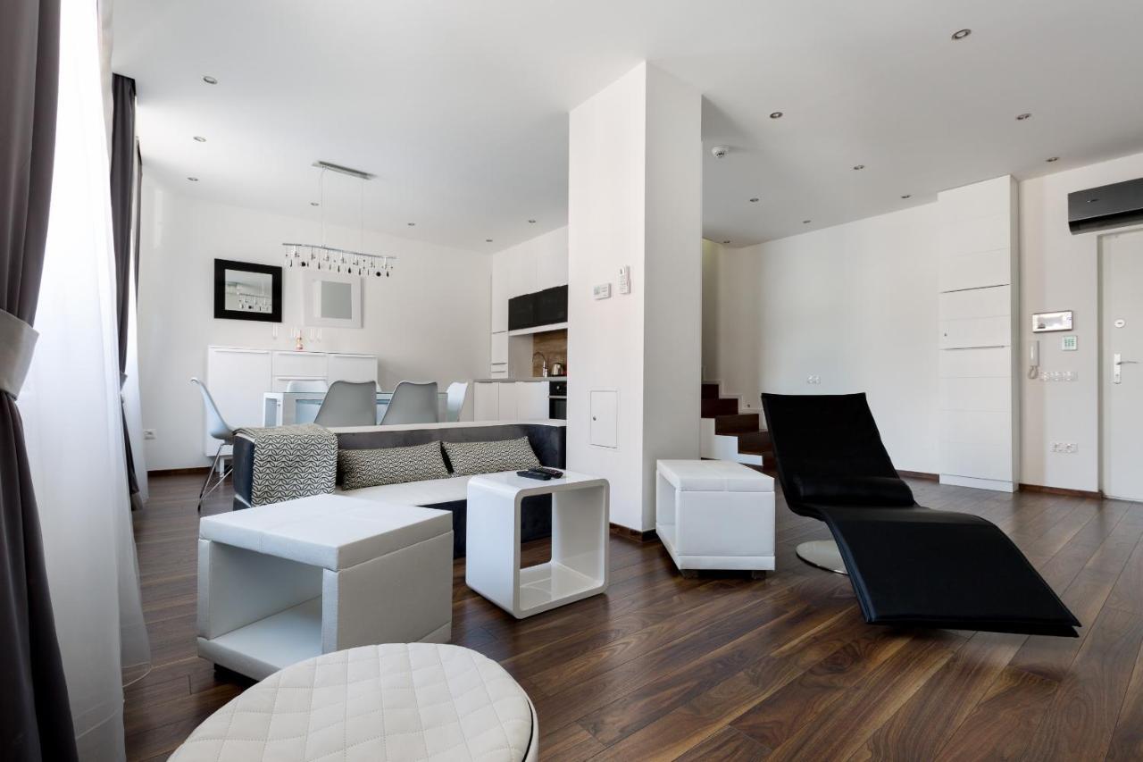 Budapest Central Square 2 Bedrooms Suite - Michaelides Voeroesmarty Square Residences Luaran gambar