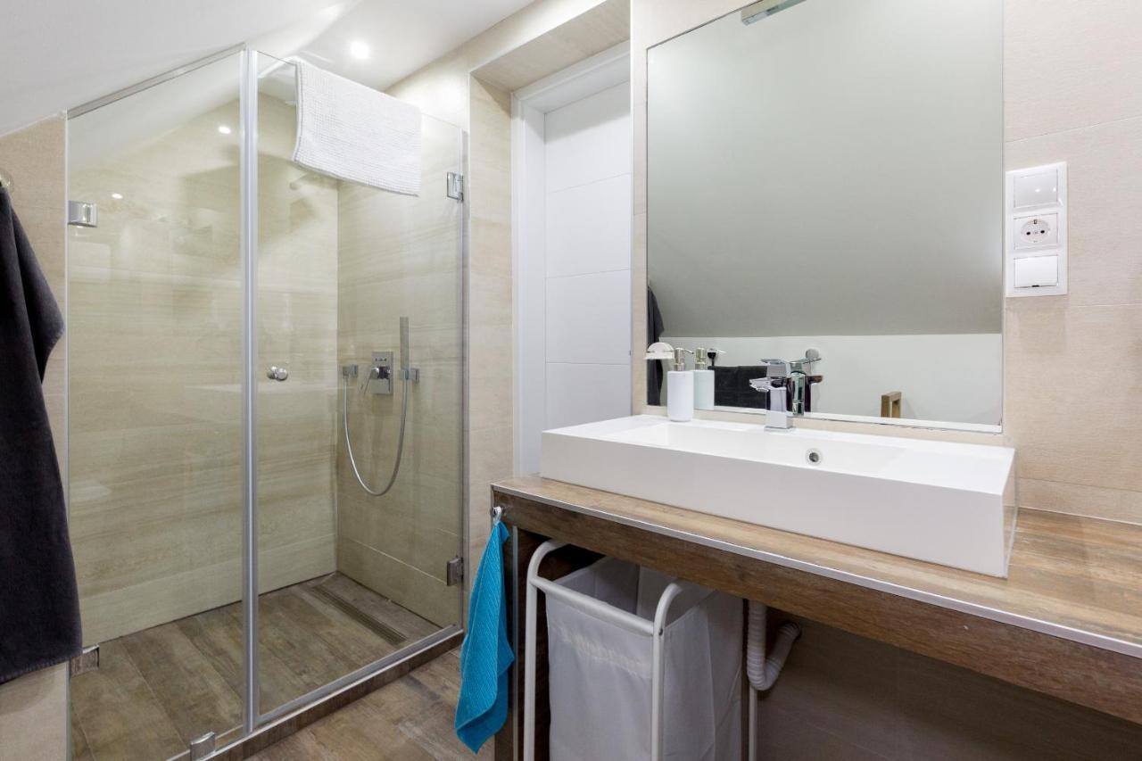 Budapest Central Square 2 Bedrooms Suite - Michaelides Voeroesmarty Square Residences Luaran gambar