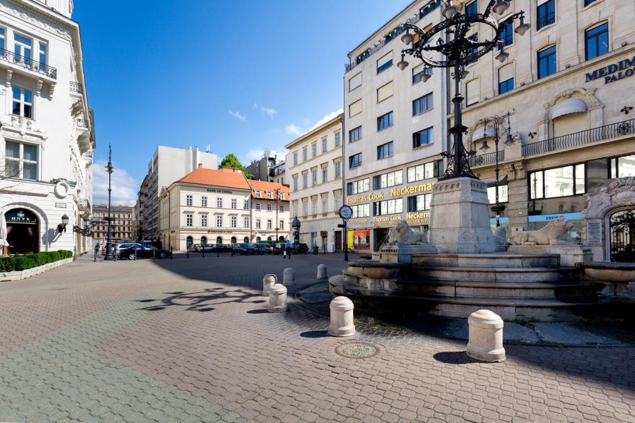 Budapest Central Square 2 Bedrooms Suite - Michaelides Voeroesmarty Square Residences Luaran gambar