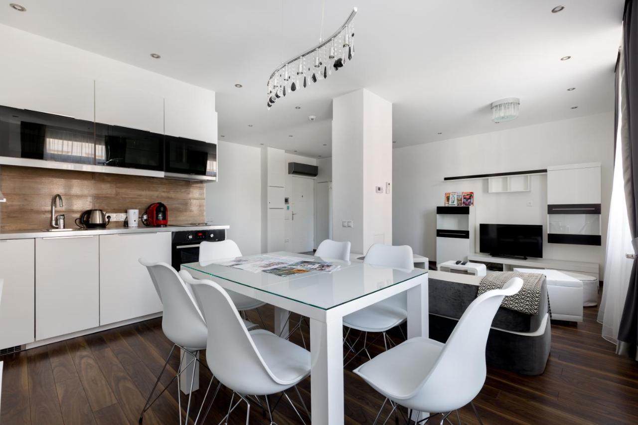Budapest Central Square 2 Bedrooms Suite - Michaelides Voeroesmarty Square Residences Luaran gambar